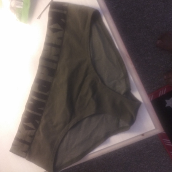 Víctoria secret panty - Picture 1 of 2